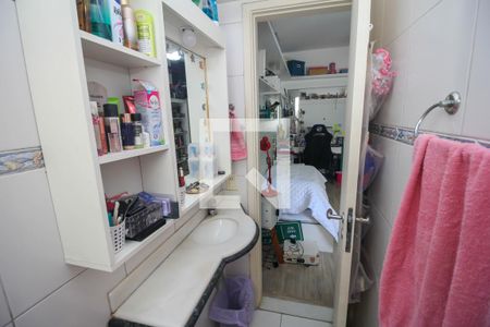 Apartamento à venda com 280m², 4 quartos e 2 vagas Apartamento à venda com 280m², 4 quartos e 2 vagasBanheiro da Suíte 1