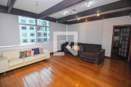 Apartamento à venda com 280m², 4 quartos e 2 vagas Apartamento à venda com 280m², 4 quartos e 2 vagasSala de Telão