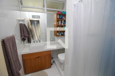 Apartamento à venda com 280m², 4 quartos e 2 vagas Apartamento à venda com 280m², 4 quartos e 2 vagasBanheiro Social