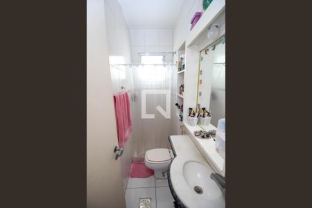 Apartamento à venda com 280m², 4 quartos e 2 vagas Apartamento à venda com 280m², 4 quartos e 2 vagasBanheiro da Suíte 1