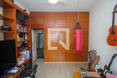 Apartamento à venda com 280m², 4 quartos e 2 vagas Apartamento à venda com 280m², 4 quartos e 2 vagasQuarto 3