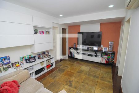 Apartamento à venda com 280m², 4 quartos e 2 vagas Apartamento à venda com 280m², 4 quartos e 2 vagasSala de TV