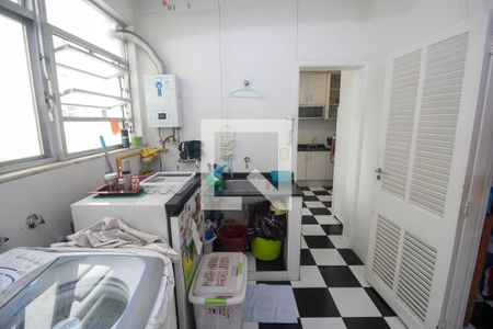 Apartamento à venda com 280m², 4 quartos e 2 vagas Apartamento à venda com 280m², 4 quartos e 2 vagasÁrea de Serviço