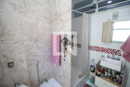 Apartamento à venda com 280m², 4 quartos e 2 vagas Apartamento à venda com 280m², 4 quartos e 2 vagasBanheiro da Suíte 3
