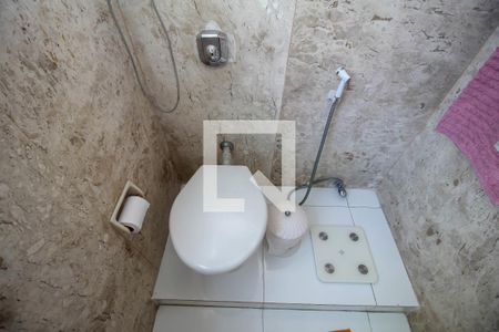 Apartamento à venda com 280m², 4 quartos e 2 vagas Apartamento à venda com 280m², 4 quartos e 2 vagasBanheiro da Suíte 3