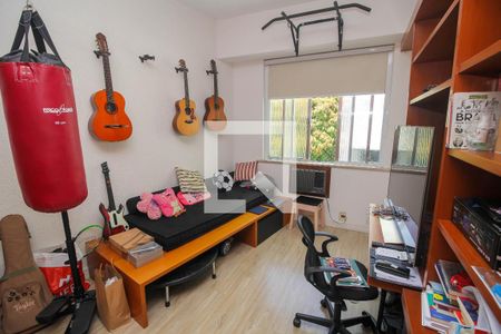 Apartamento à venda com 280m², 4 quartos e 2 vagas Apartamento à venda com 280m², 4 quartos e 2 vagasQuarto 3