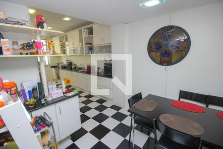 Apartamento à venda com 280m², 4 quartos e 2 vagas Apartamento à venda com 280m², 4 quartos e 2 vagasCozinha - Armários