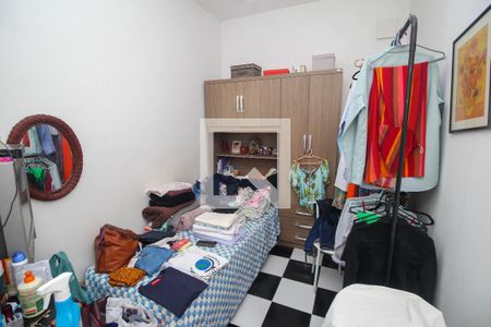 Apartamento à venda com 280m², 4 quartos e 2 vagas Apartamento à venda com 280m², 4 quartos e 2 vagasQuarto de Serviço