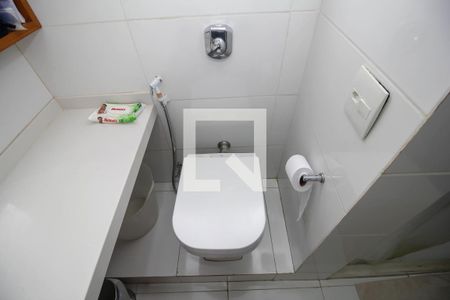 Apartamento à venda com 280m², 4 quartos e 2 vagas Apartamento à venda com 280m², 4 quartos e 2 vagasBanheiro Social