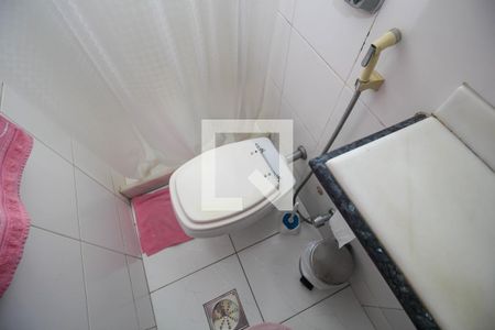 Apartamento à venda com 280m², 4 quartos e 2 vagas Apartamento à venda com 280m², 4 quartos e 2 vagasBanheiro da Suíte 1