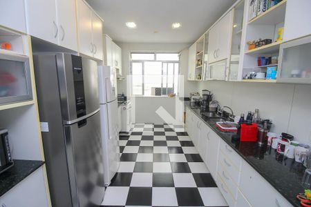 Apartamento à venda com 280m², 4 quartos e 2 vagas Apartamento à venda com 280m², 4 quartos e 2 vagasCozinha - Armários