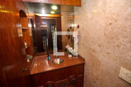 Apartamento à venda com 280m², 4 quartos e 2 vagas Apartamento à venda com 280m², 4 quartos e 2 vagasLavabo