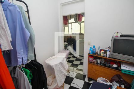 Apartamento à venda com 280m², 4 quartos e 2 vagas Apartamento à venda com 280m², 4 quartos e 2 vagasQuarto de Serviço