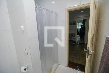 Apartamento à venda com 280m², 4 quartos e 2 vagas Apartamento à venda com 280m², 4 quartos e 2 vagasBanheiro Social