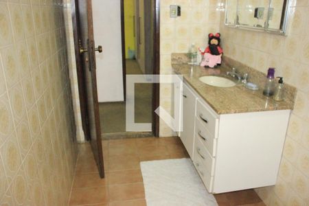 Casa à venda com 360m², 4 quartos e 8 vagasBanheiro Quarto