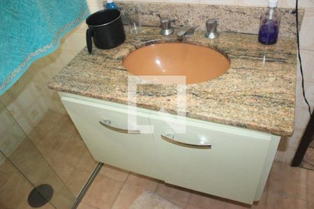 Casa à venda com 360m², 4 quartos e 8 vagasBanheiro social 