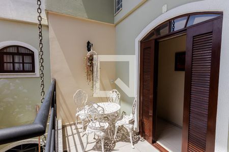 Casa à venda com 412m², 3 quartos e 3 vagas Casa à venda com 412m², 3 quartos e 3 vagasVaranda