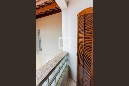 Casa à venda com 412m², 3 quartos e 3 vagas Casa à venda com 412m², 3 quartos e 3 vagasVaranda do Quarto 2