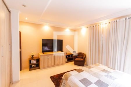 Casa à venda com 412m², 3 quartos e 3 vagas Casa à venda com 412m², 3 quartos e 3 vagasSuíte