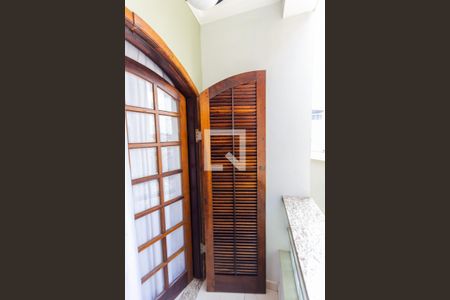 Casa à venda com 412m², 3 quartos e 3 vagas Casa à venda com 412m², 3 quartos e 3 vagasVaranda do Quarto 2