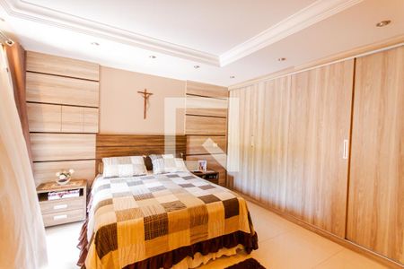 Casa à venda com 412m², 3 quartos e 3 vagas Casa à venda com 412m², 3 quartos e 3 vagasSuíte