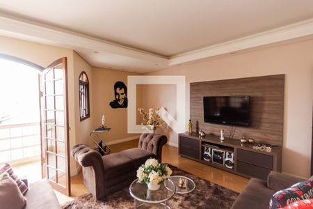 Casa à venda com 412m², 3 quartos e 3 vagas Casa à venda com 412m², 3 quartos e 3 vagasSala de TV