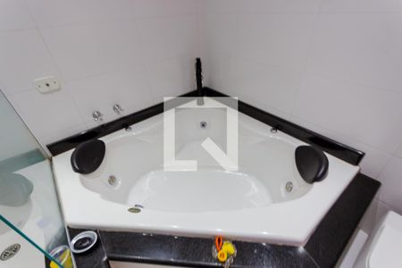 Casa à venda com 412m², 3 quartos e 3 vagas Casa à venda com 412m², 3 quartos e 3 vagasBanheiro Social