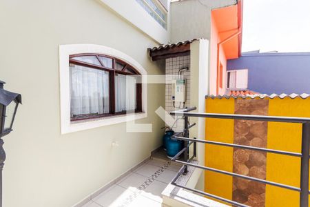 Casa à venda com 412m², 3 quartos e 3 vagas Casa à venda com 412m², 3 quartos e 3 vagasVaranda