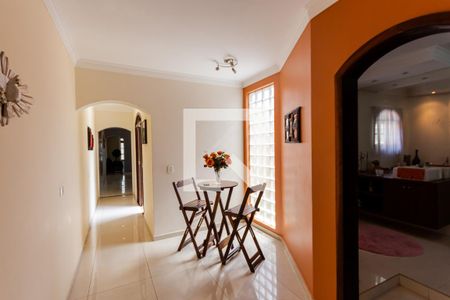 Casa à venda com 412m², 3 quartos e 3 vagas Casa à venda com 412m², 3 quartos e 3 vagasCorredor