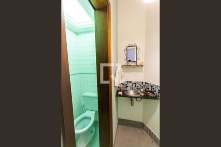 Casa à venda com 412m², 3 quartos e 3 vagas Casa à venda com 412m², 3 quartos e 3 vagasBanheiro de serviço