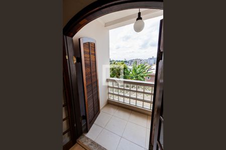 Casa à venda com 412m², 3 quartos e 3 vagas Casa à venda com 412m², 3 quartos e 3 vagasVaranda da Sala de TV