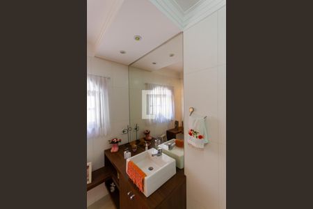 Casa à venda com 412m², 3 quartos e 3 vagas Casa à venda com 412m², 3 quartos e 3 vagasBanheiro Social 2