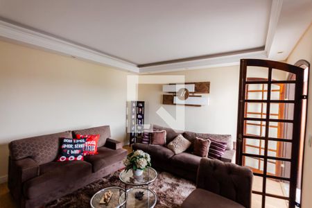 Casa à venda com 412m², 3 quartos e 3 vagas Casa à venda com 412m², 3 quartos e 3 vagasSala de TV