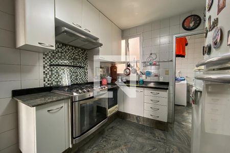 Apartamento à venda com 175m², 4 quartos e 3 vagas Apartamento à venda com 175m², 4 quartos e 3 vagasCozinha