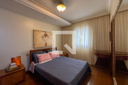 Apartamento à venda com 175m², 4 quartos e 3 vagas Apartamento à venda com 175m², 4 quartos e 3 vagasSuíte 2