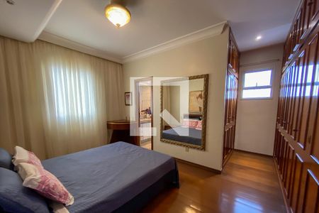 Apartamento à venda com 175m², 4 quartos e 3 vagas Apartamento à venda com 175m², 4 quartos e 3 vagasSuíte 2