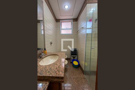 Apartamento à venda com 175m², 4 quartos e 3 vagas Apartamento à venda com 175m², 4 quartos e 3 vagasBanheiro da Suíte 1