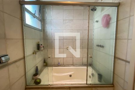 Apartamento à venda com 175m², 4 quartos e 3 vagas Apartamento à venda com 175m², 4 quartos e 3 vagasBanheiro da Suíte 2