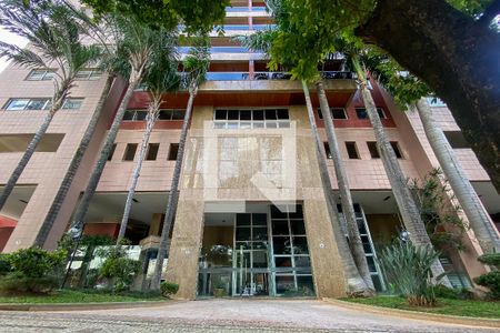 Apartamento à venda com 175m², 4 quartos e 3 vagas Apartamento à venda com 175m², 4 quartos e 3 vagasFachada