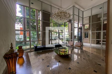 Apartamento à venda com 175m², 4 quartos e 3 vagas Apartamento à venda com 175m², 4 quartos e 3 vagasHall social