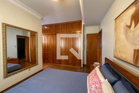 Apartamento à venda com 175m², 4 quartos e 3 vagas Apartamento à venda com 175m², 4 quartos e 3 vagasSuíte 2