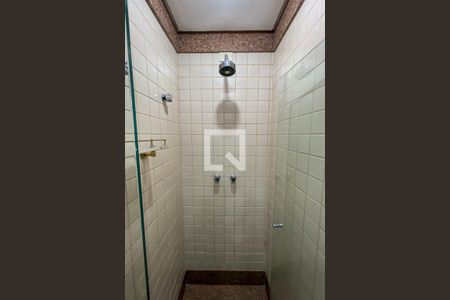 Apartamento à venda com 175m², 4 quartos e 3 vagas Apartamento à venda com 175m², 4 quartos e 3 vagasBanheiro da Suíte 1