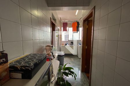 Apartamento à venda com 175m², 4 quartos e 3 vagas Apartamento à venda com 175m², 4 quartos e 3 vagasÁrea de Serviço