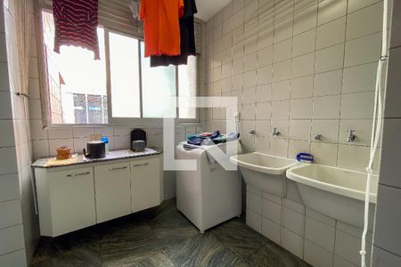 Apartamento à venda com 175m², 4 quartos e 3 vagas Apartamento à venda com 175m², 4 quartos e 3 vagasÁrea de Serviço