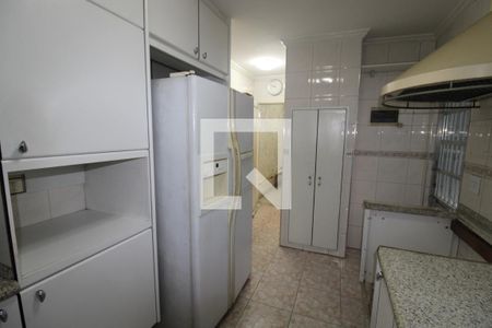 Casa à venda com 240m², 3 quartos e 3 vagasCozinha