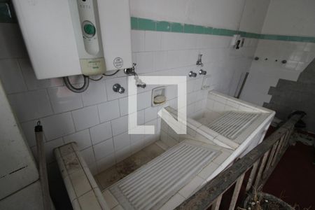 Casa à venda com 240m², 3 quartos e 3 vagasÁrea de Serviço