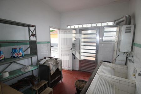 Casa à venda com 240m², 3 quartos e 3 vagasÁrea de Serviço