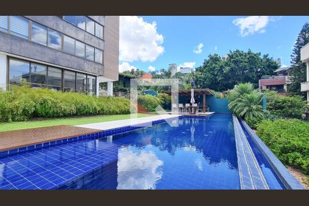 Apartamento à venda com 260m², 3 quartos e 4 vagasÁrea comum - Piscina