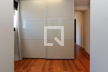 Apartamento à venda com 260m², 3 quartos e 4 vagasCloset Suite 1 - 2° andar