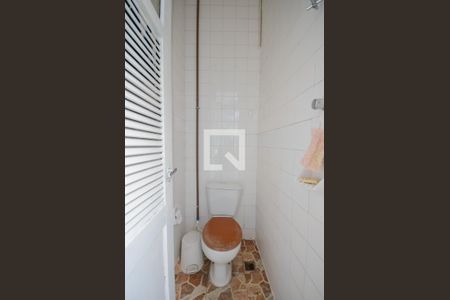 Apartamento à venda com 74m², 2 quartos e sem vaga Apartamento à venda com 74m², 2 quartos e sem vagaBanheiro de Serviço
